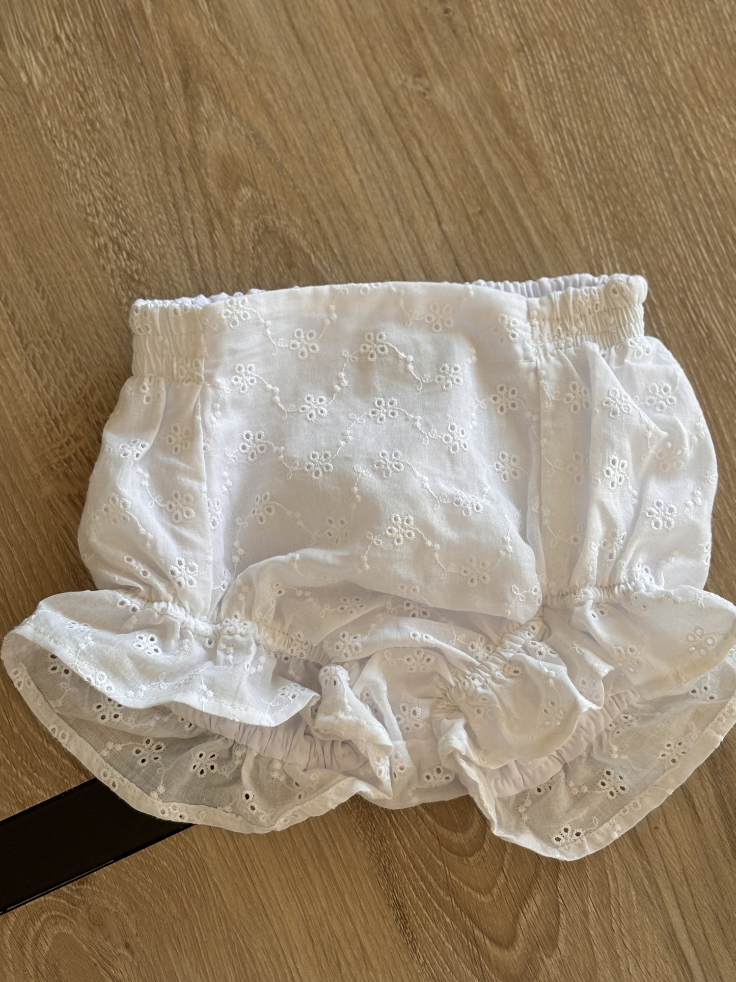 Braguita-short Blanco Bordados.