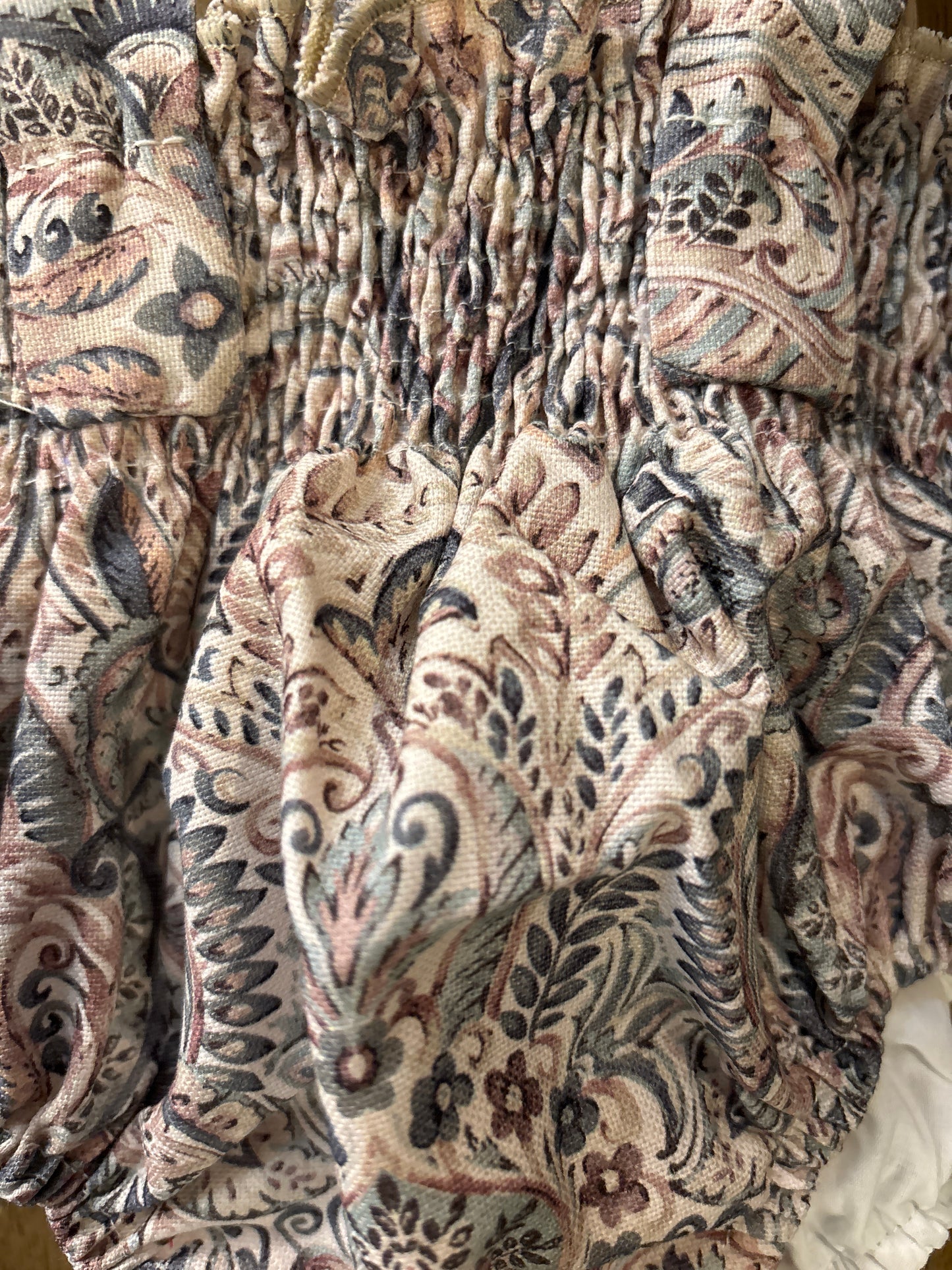 Braguita con tirantes amebas