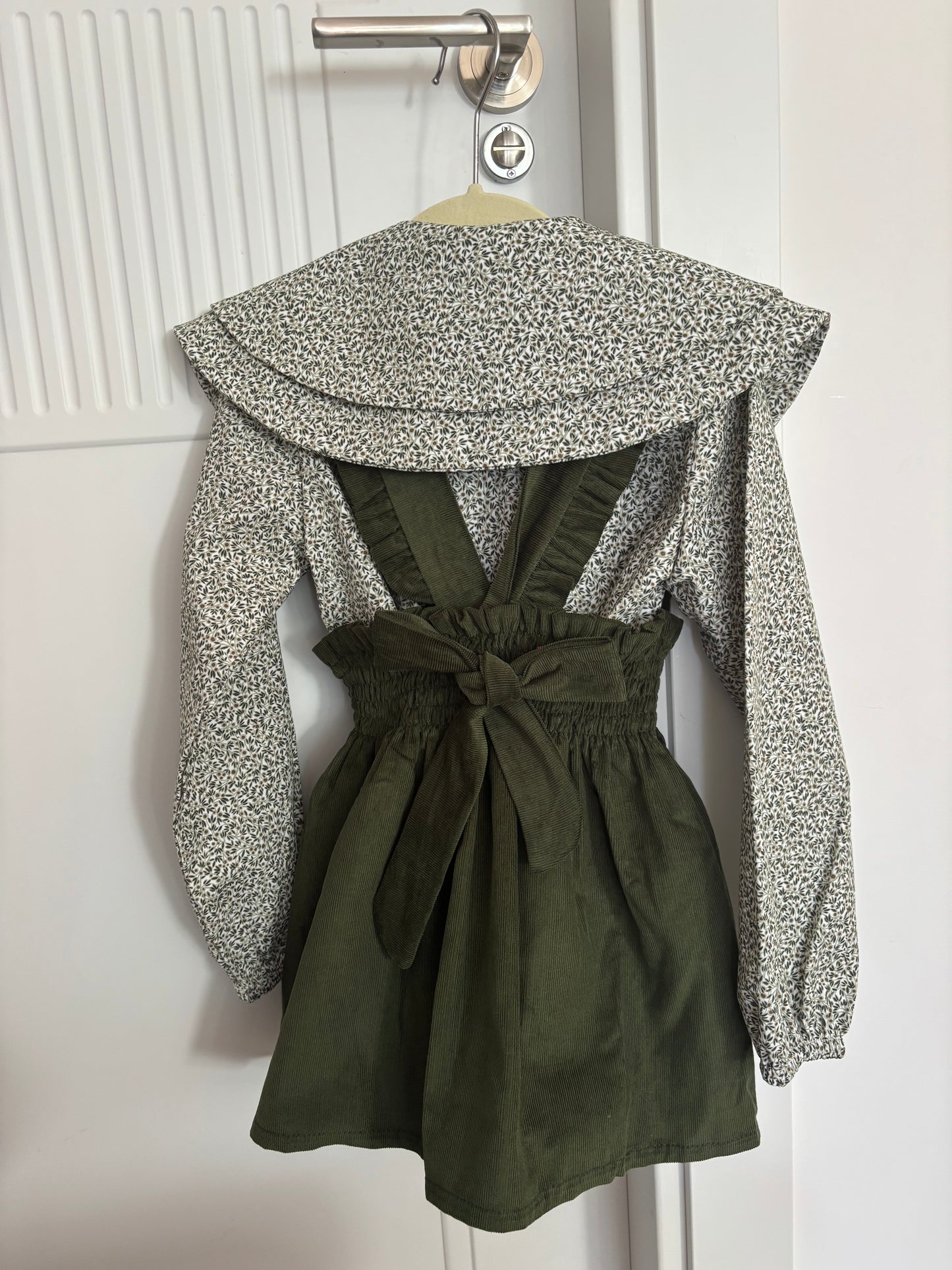 Faldita con tirantes verde