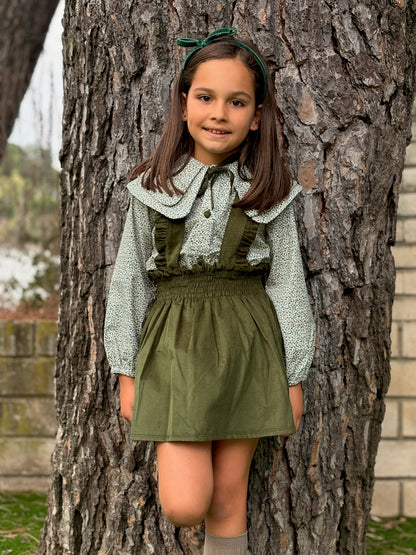 Faldita con tirantes verde