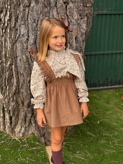 Faldita con tirantes marrón